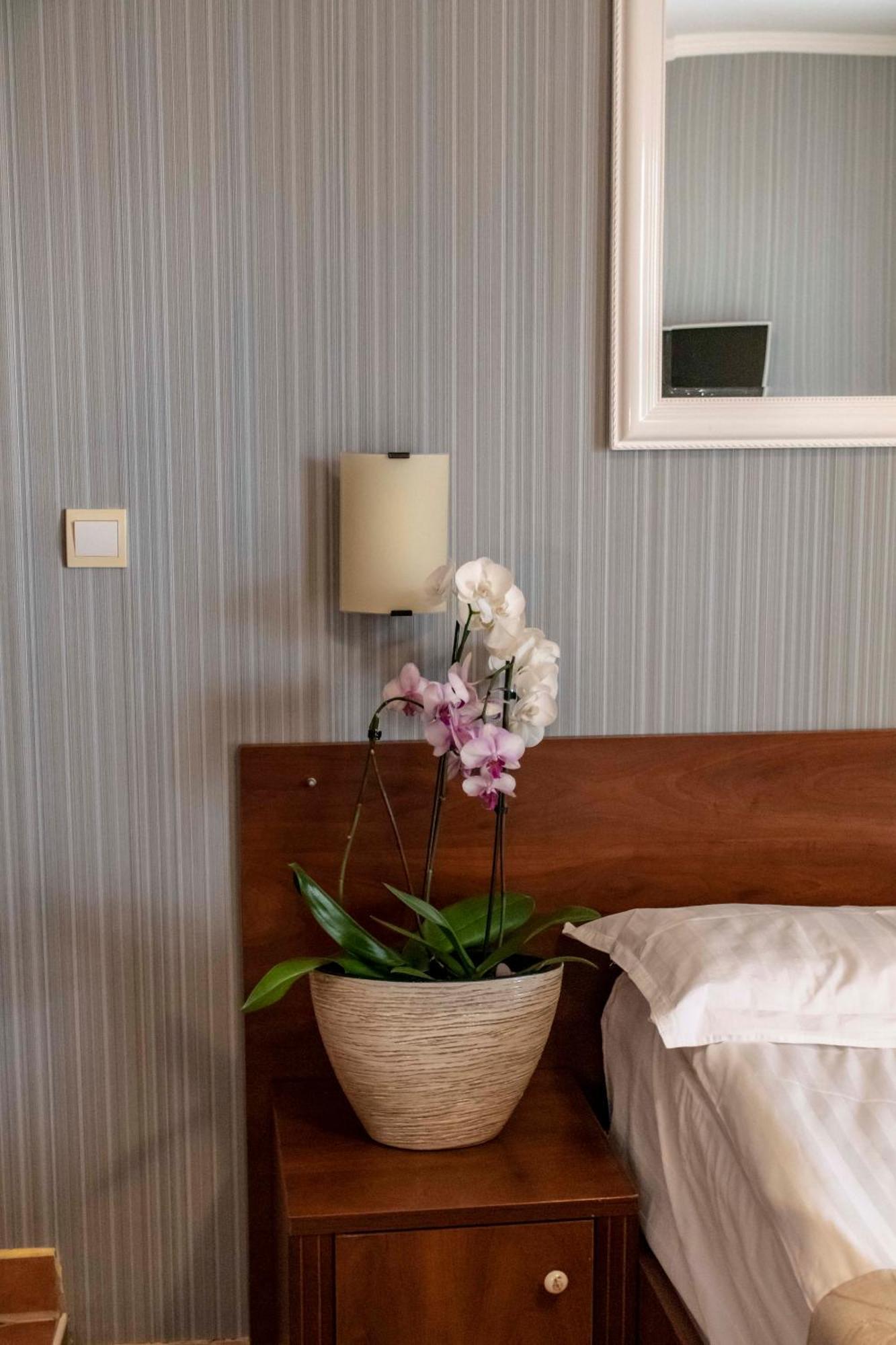 Mali Hotel Porat บุดวา ภายนอก รูปภาพ